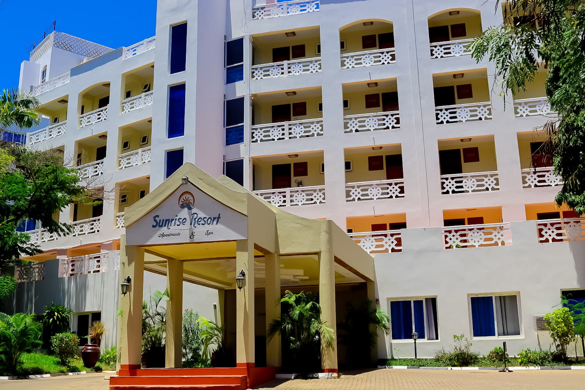 Sunrise Resort hotel exterior